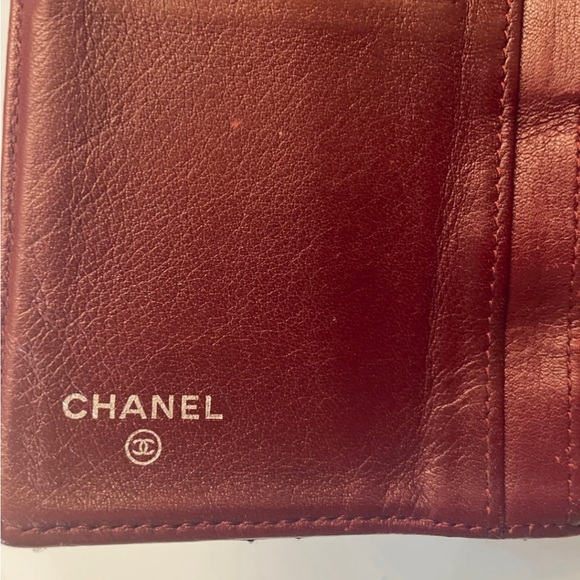 Authentic Chanel vintage wallet 
we’ve added the chain - Picture 7 of 9